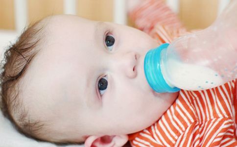 宝宝喝多少奶 宝宝喝奶量是多少 宝宝喝奶量标准