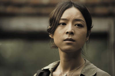 电影《孔雀》是张静初的成名作，而《唐山大地震》（图）是她事业的转折点。