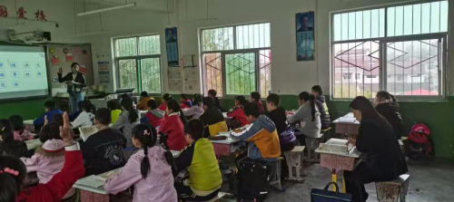 马畅中小开展课堂教学现场