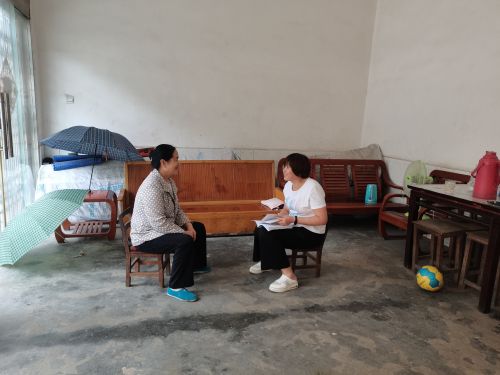 白河防汛救灾一线娘子军  龚兴珍