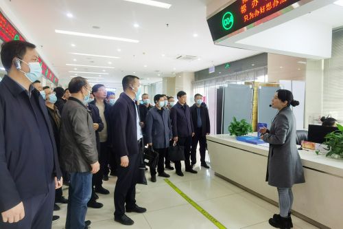 弄潮儿向潮头立——安康市中青年干部培训班学员走进安康市政务大厅教学活动纪实3