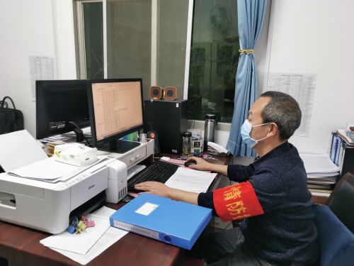 闫传兵：把忠诚写在战疫一线