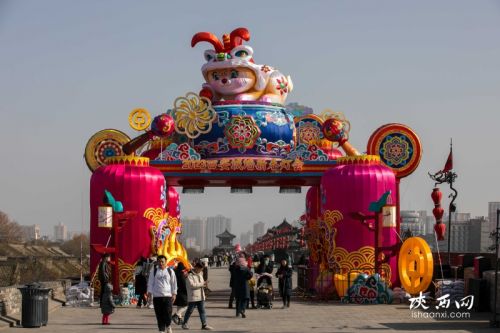 作为西安的新春传统仪式，从1984到2023，延续了36届的文化活动，依旧温暖如故。