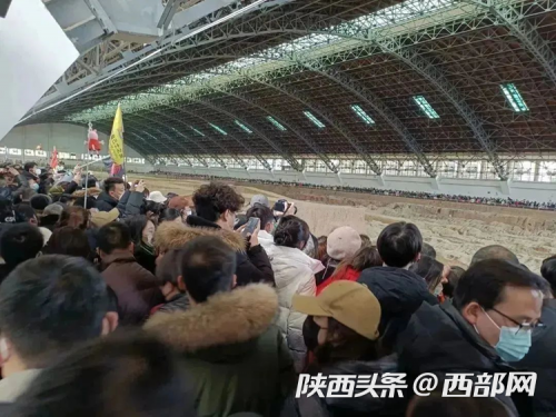 春节假期期间，兵马俑景区游客达到65000人的最大日承载量。