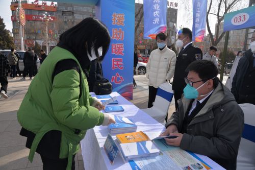 招聘会现场 (1) (1)