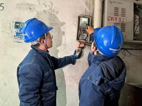 国网尉氏县供电公司巡视变电站保供电