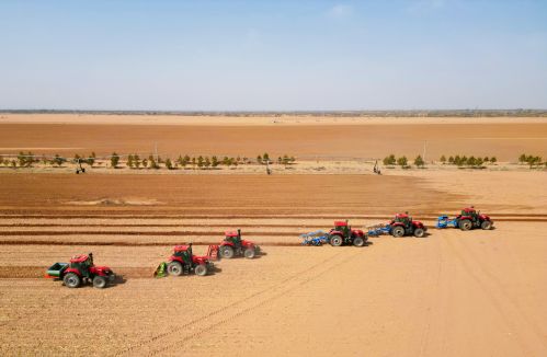 机械化助力春耕生产 贾赟 摄