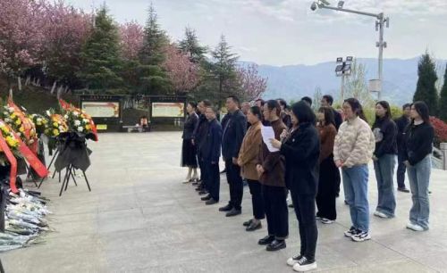 汉阴县水利局：清明祭英烈 丰