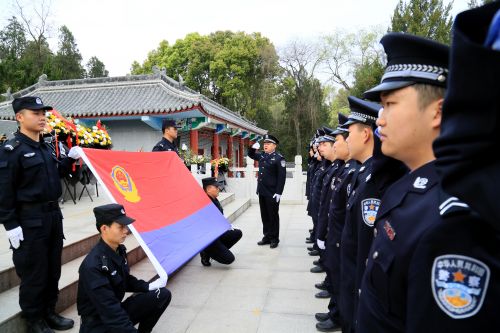 致敬英烈，安康铁警开展清明缅怀活动 (1) (1)