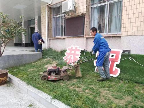 安康市宁陕县：扮靓市容迎“五一1