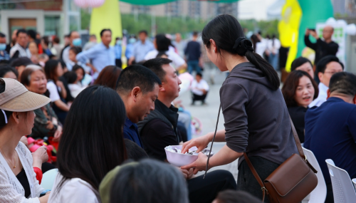 镇坪农特产品走俏市场 (1)