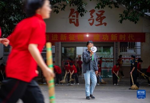 1129677353_16861490956081n