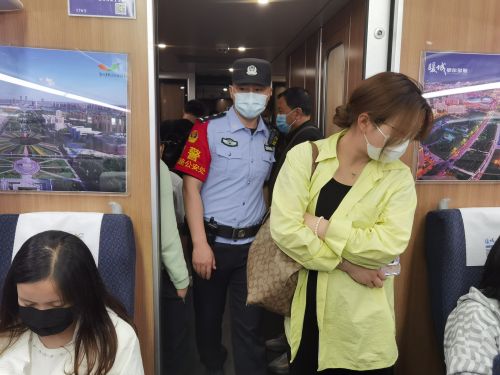 加强列车巡视巡查